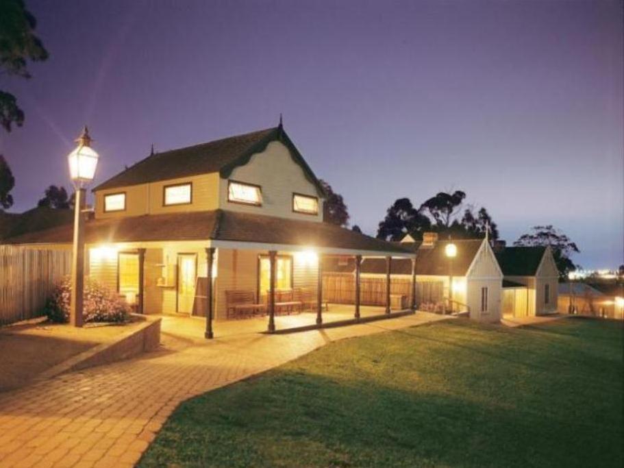 Sovereign Hill Hotel Баларат Екстериор снимка
